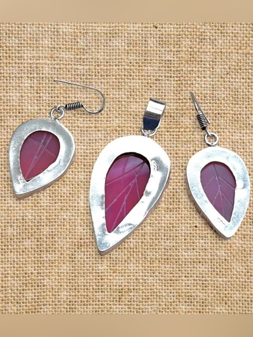 Pink Botswana Agate Carved Leaf Gemstone Pendant+Earring Set - Picture 3 of 4